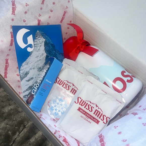 GLOSSIER ISO ITEMS!!!! - Picture 3 of 4